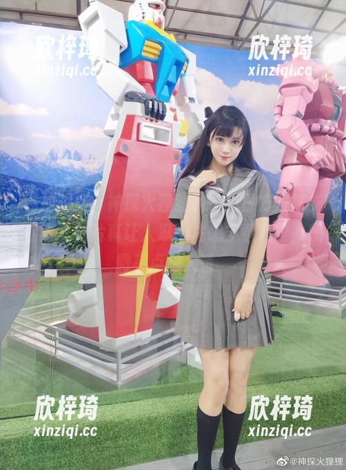 私拍时刻，神探火狸狸的‘明日方舟陈岁红霞’图片真让人忍不住想多看几眼，稍微有点勾人哦。