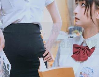 这么好看的白衬衫，神楽坂真冬真没道理不分享，大家记得免费拍照哦！