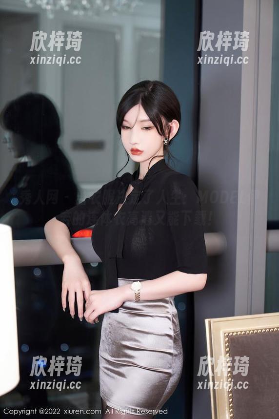 秀人网 - 当衣服决定了人生：MODEL伊若的连体衣高清又能下载！