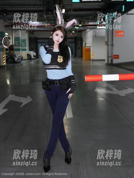 秀人网 - 资源汇总：那天养乐多Doll的瑜伽阔腿裤怎么能穿得那么自然，是有招的吗？