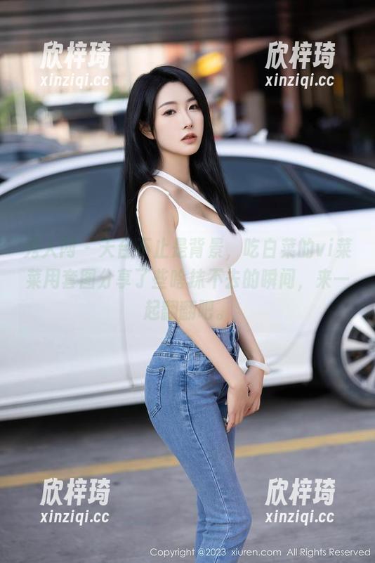 秀人网 - 天台不止是背景，吃白菜的vi菜菜用套图分享了些啥抹不去的瞬间，来一起翻翻吧。