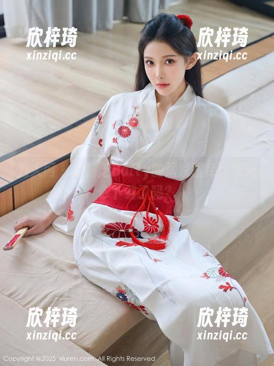 秀人网 - 徐莉芝Botty的居家图库：今天你下载了吗？