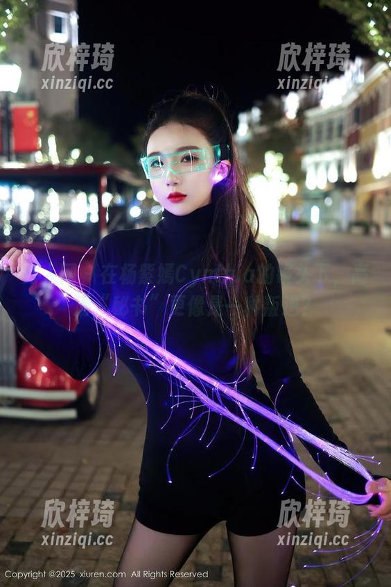 秀人网 - 在杨紫嫣Cynthia的镜头下，高清“秘书”更像是一种叛逆？