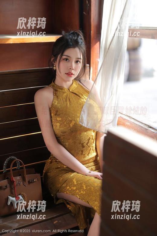 秀人网 - 给我一台天台，猫咪巨臀妹妹的私拍作品都不让人失望。