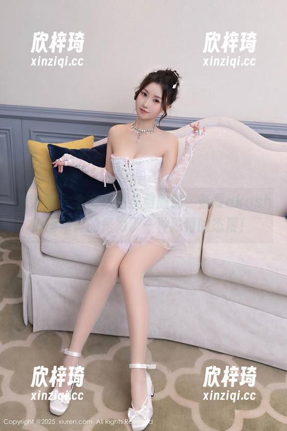 秀人网 - 全套华丽典雅服饰，蓝夏akasha图集真的是为了一种独特的态度！