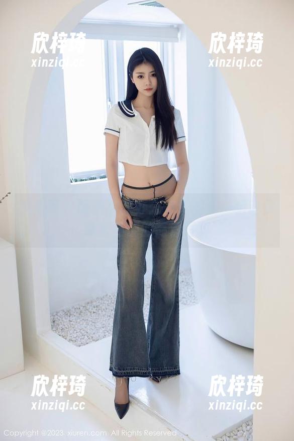 秀人网 - 陈柒柒的办公室漫游：一组让你欲罢不能的高清写真
