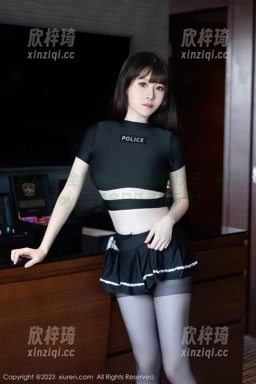 秀人网 - 全套体操服让人脑洞大开，雨瞳Yoyo下载窗口还开着不呢？