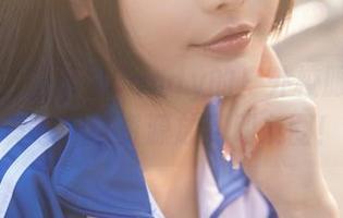 资深博主糖果果Candy的户外校服美图，真想把这资源放到朋友圈！
