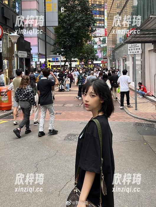 忘了剧本，舞小喵的毛衣COS，干脆下载整个场景不行吗？
