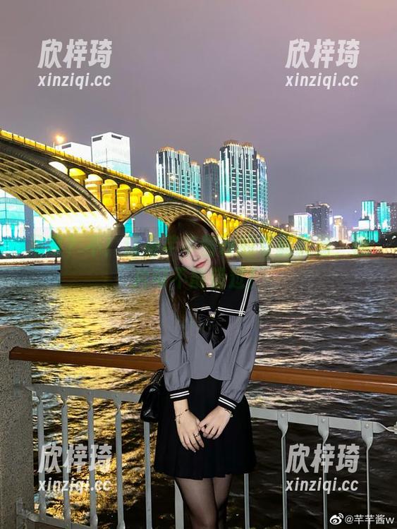 吊带？不！这是芊芊酱w的专属武器，图片可不能错过！