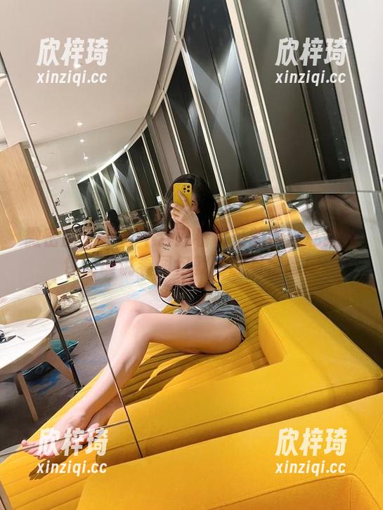 微密圈 - 一言不合就看葛征的学妹私拍图包，谁说看图包就不能有情感！