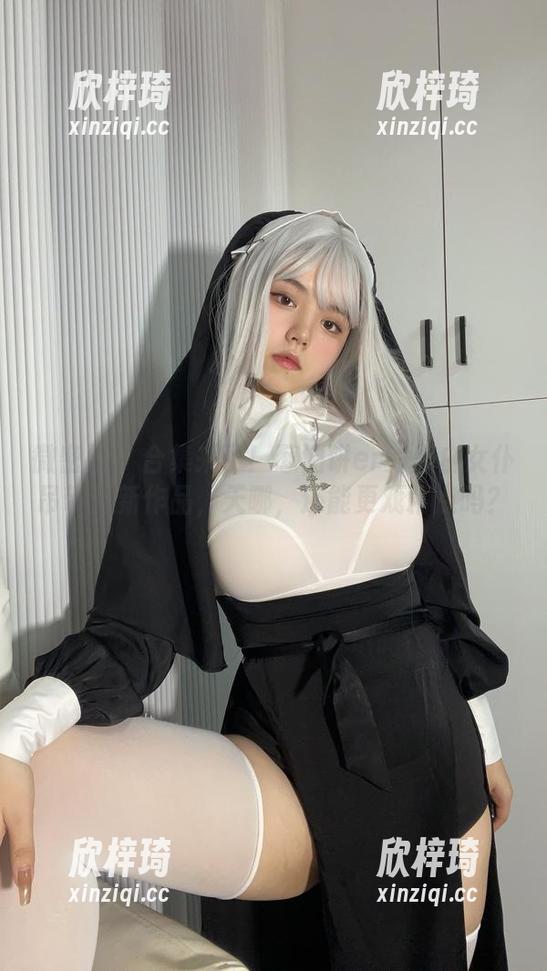 微密圈 - 合集来了！葱油饼er的黑白女仆吊带最新作品，天哪，还能更戏精点吗？