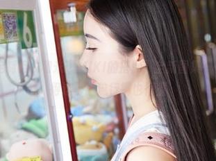 蜜桃社 - 定制毛衣和米琪MIKI的搭配，全新图集——我突然觉得这季的流行锅也很重