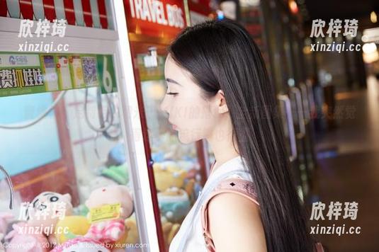 蜜桃社 - 定制毛衣和米琪MIKI的搭配，全新图集——我突然觉得这季的流行锅也很重