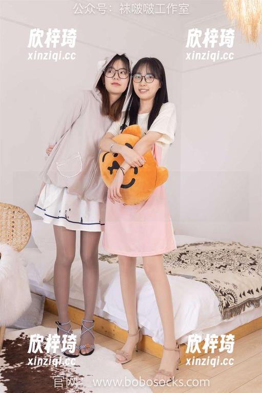 袜啵啵 - 免费写真活动：小淳与咖啡丝的偶遇，谁会是下一个幸运儿？