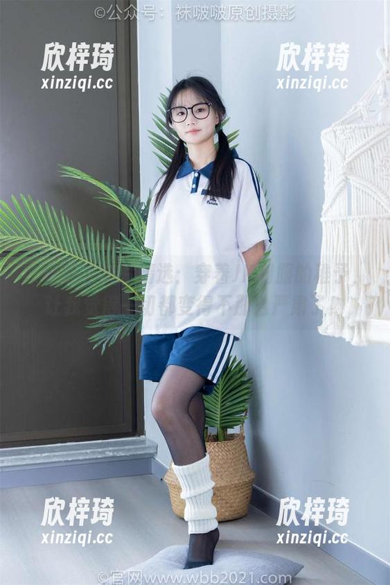 袜啵啵 - 照片精选：穿着JK制服的稚予，让我觉得一切都变得不那么严肃了！