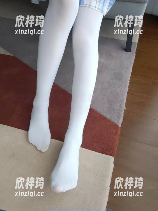 西尔酱 难以抗拒的诱惑:西尔酱的死库水校服图库,保证让你一时想不起来怎么呼吸。