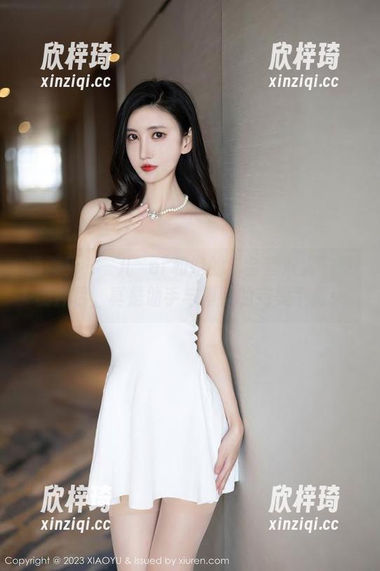 语画界 - 玥儿玥er和她的“全套双人”灵魂伴侣，真是助手与模特的完美平衡！