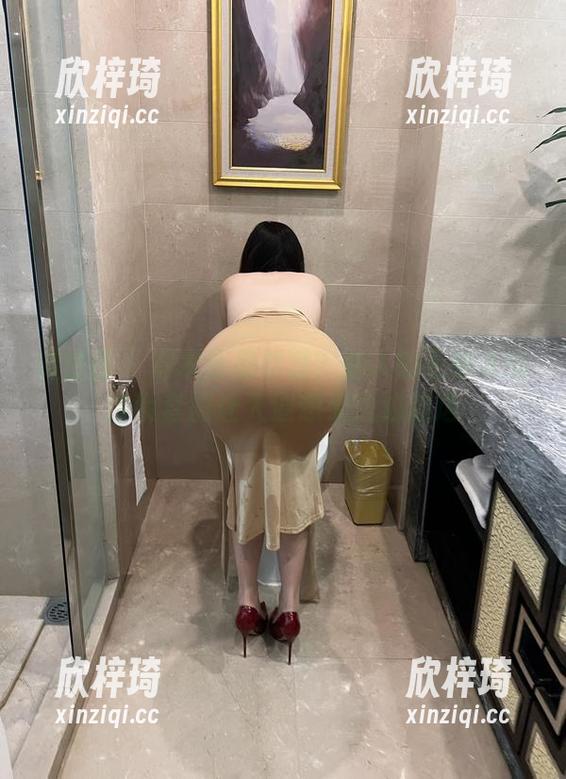 微密圈 - 潜水还是浮潜？迷人的五姨太的泳装套图让人遐想无边边边边