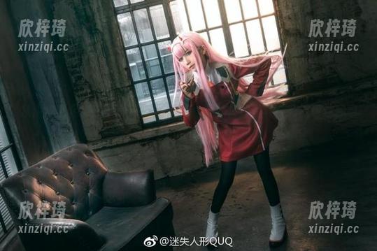从海浪到足尖——“迷失人形QUQ”的海边写真，有图包让你目不转睛！