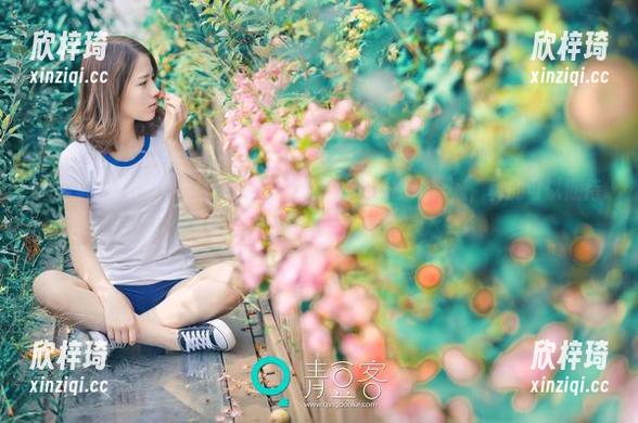 青豆客-陈嘉嘉Tiffany 青豆客 - 我的天!陈嘉嘉Tiffany的在线厨娘合集,真的可以期待吗?