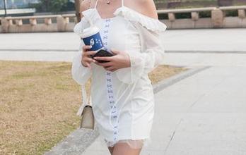魔镜街拍 - 玲玲的街拍之旅：孤独的车展，套图更新加倍惊喜！