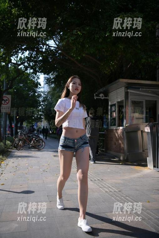 魔镜街拍 - 艾小青最新合集：这次漫展上她怎么又引发轰动了？