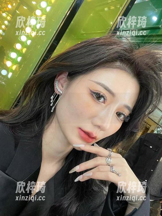 微密圈 - 反差学妹上线！黎允熙baby的原图分享让你大开眼界是不是很神奇？