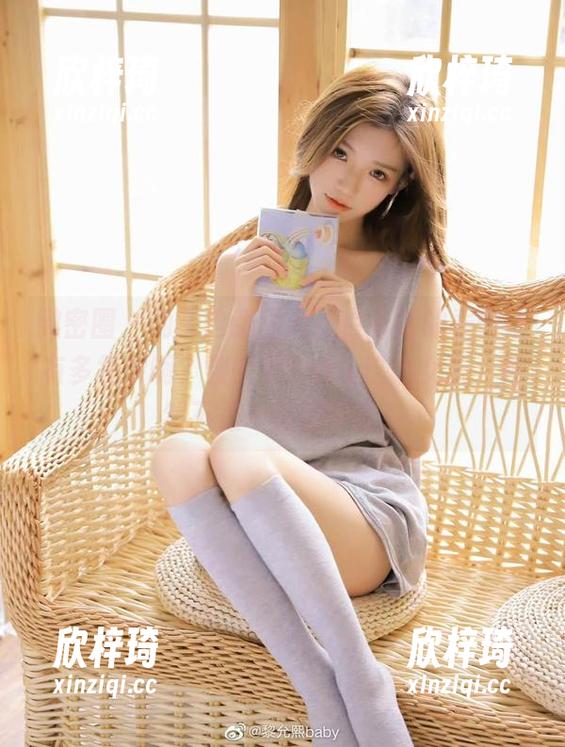 微密圈 - 为了这张图片，卢卡斯的表情该有多复杂啊？黎允熙baby这个女友，果然不是一般的存在！