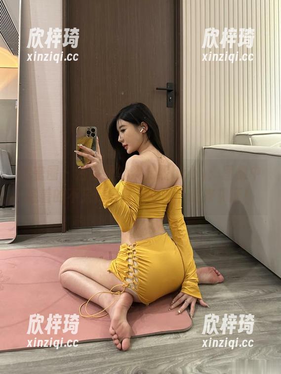 微密圈 - 浴室里的黎允熙baby：图集中藏着的不只是日常，立即下载来见证！